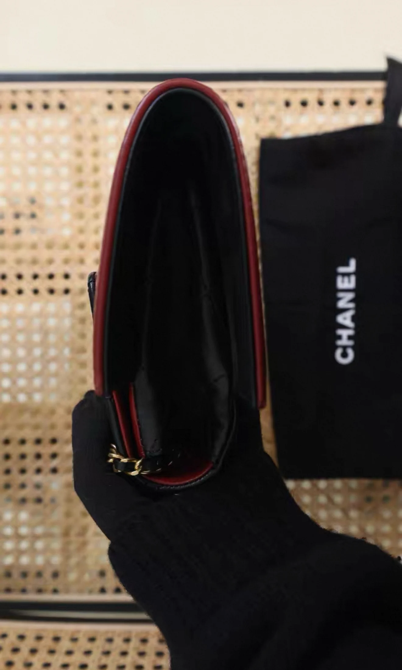 CHANEL 2015 Red Lambskin Brasserie Gabrielle Menu Clutch - Image 4