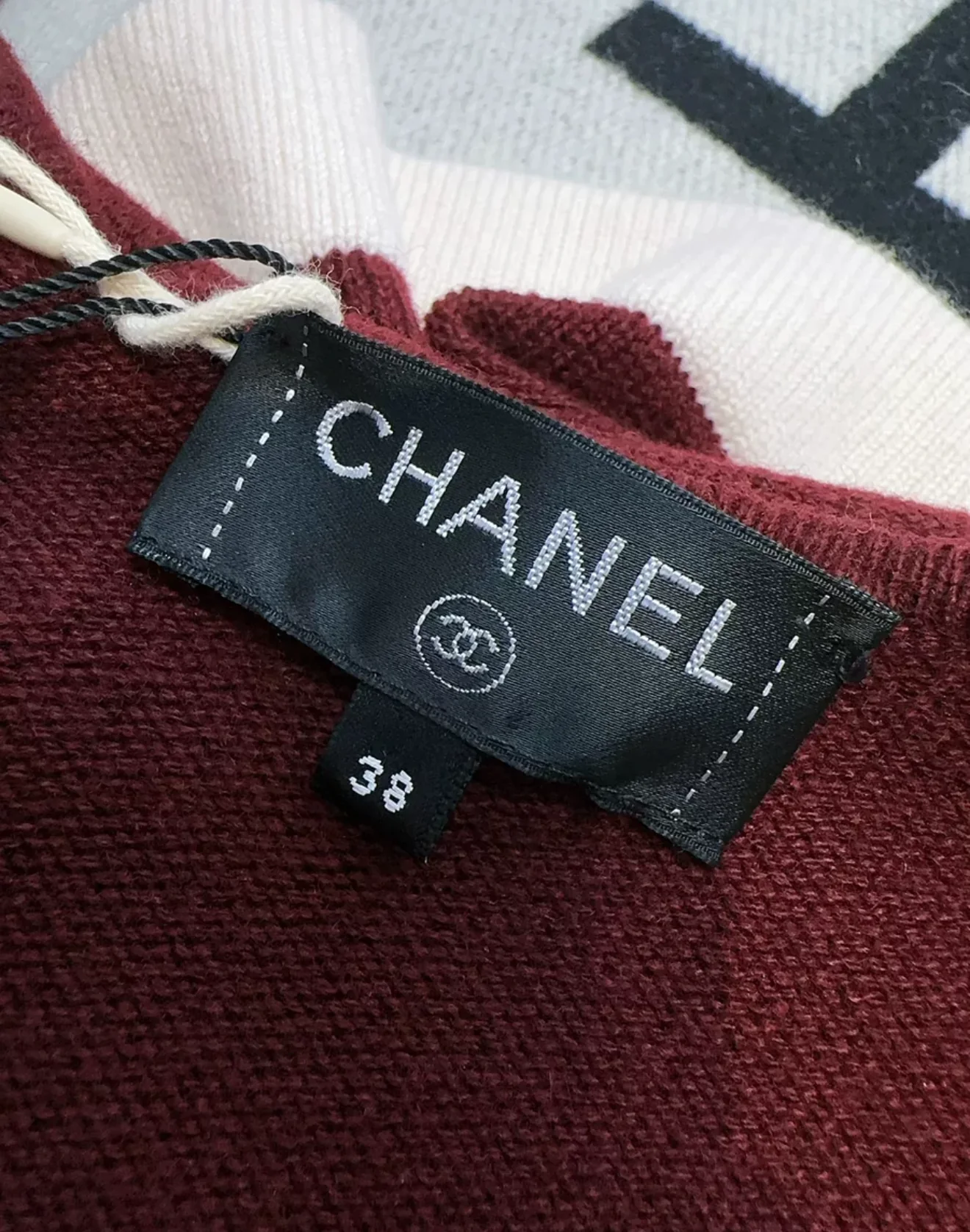 Chanel 2016 Burgundy & Ecru Cashmere Coat - Image 4