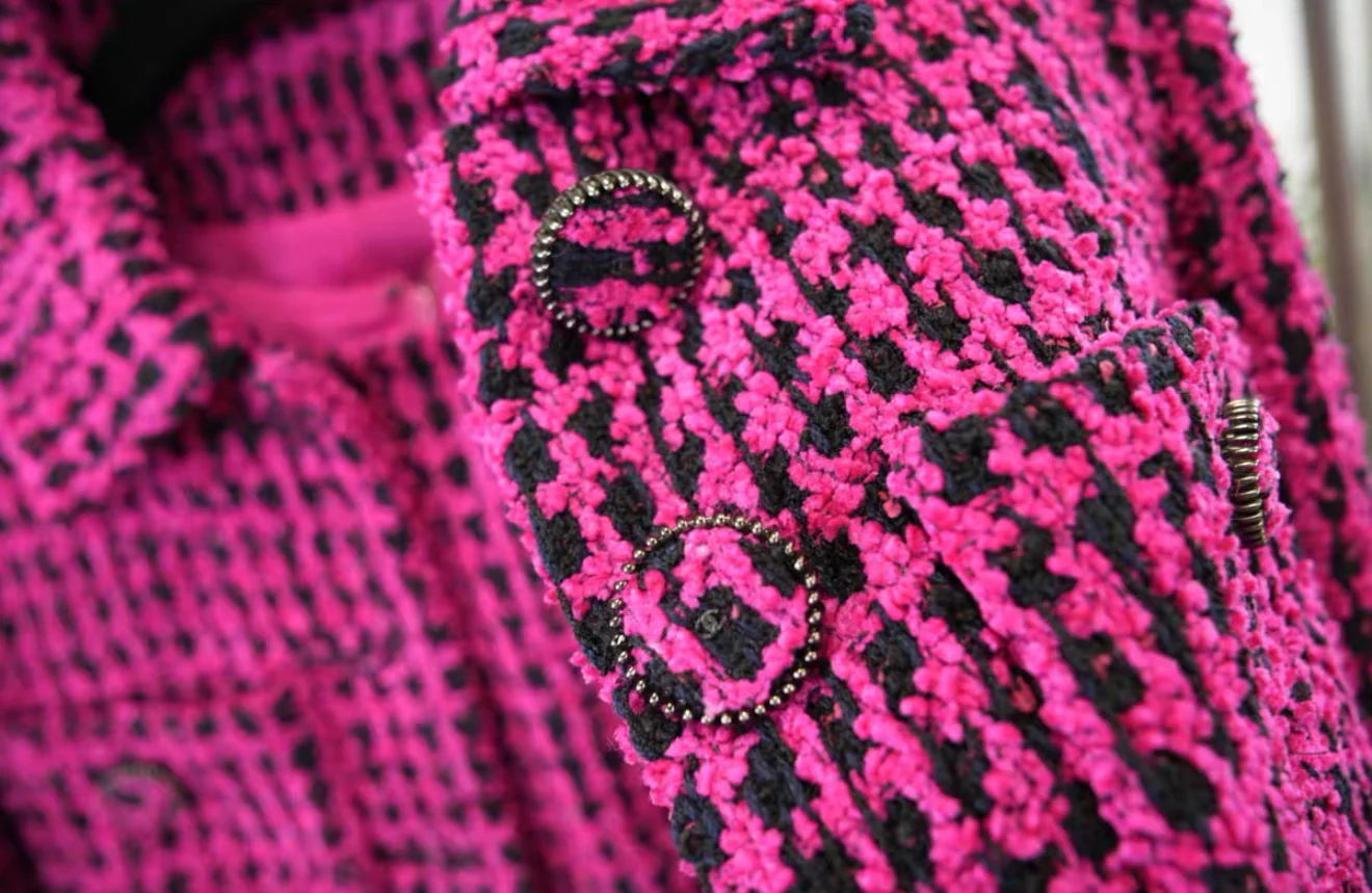 Chanel 2016 Pink Fuchsia tweed jacket and dress suit - Image 3
