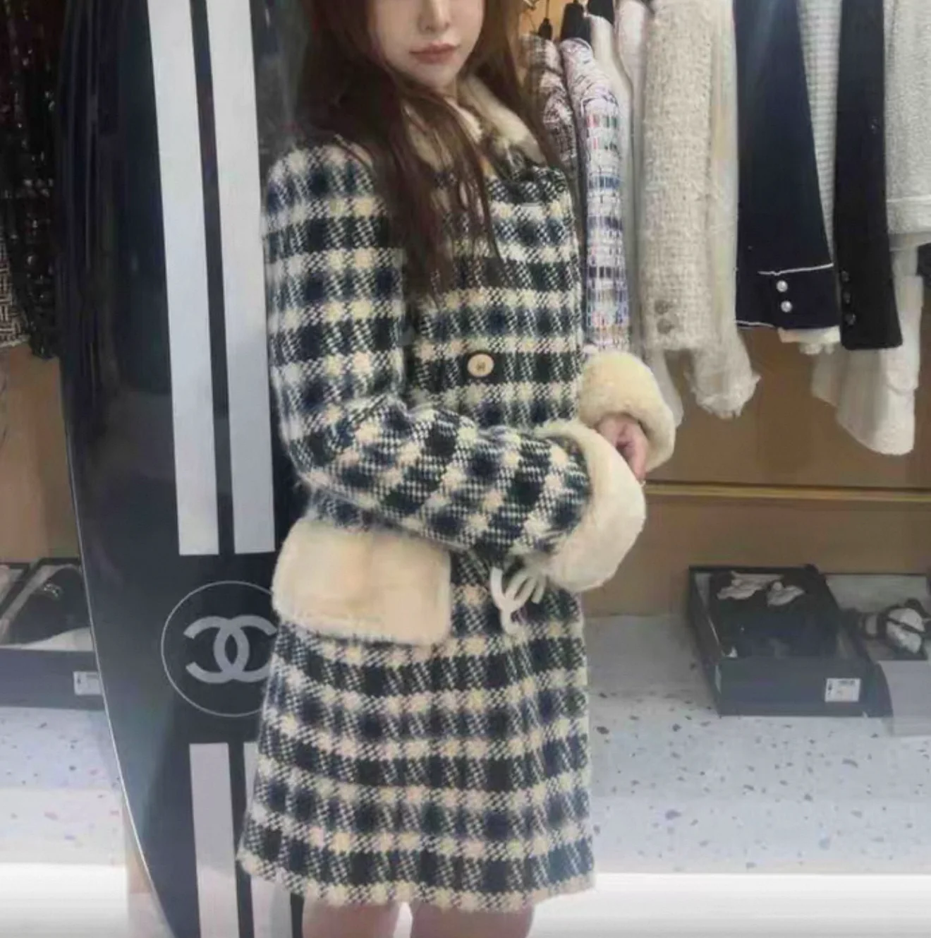 Chanel 2017 white/Blue/Green Check Tweed Coat - Image 5