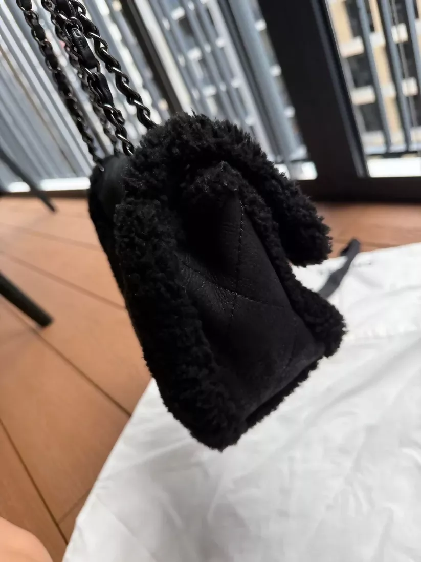 Chanel 2018 Medium Black Shearling Coco Neige Flap Bag - Image 3