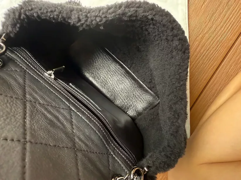 Chanel 2018 Medium Black Shearling Coco Neige Flap Bag - Image 6