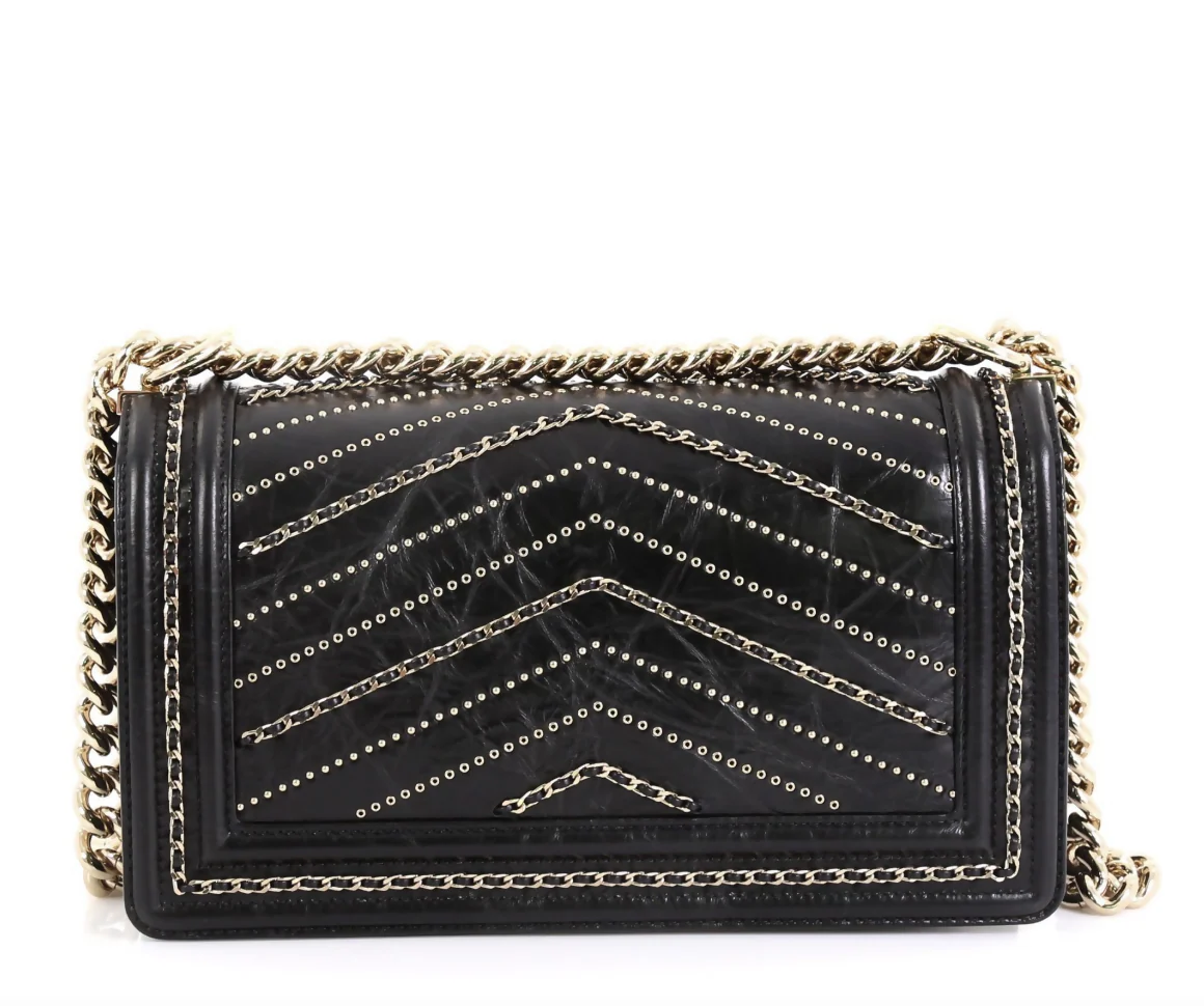 Chanel 2018 Medium Boy Bag in Chevron Quilted Vintage Calfskin - Image 2
