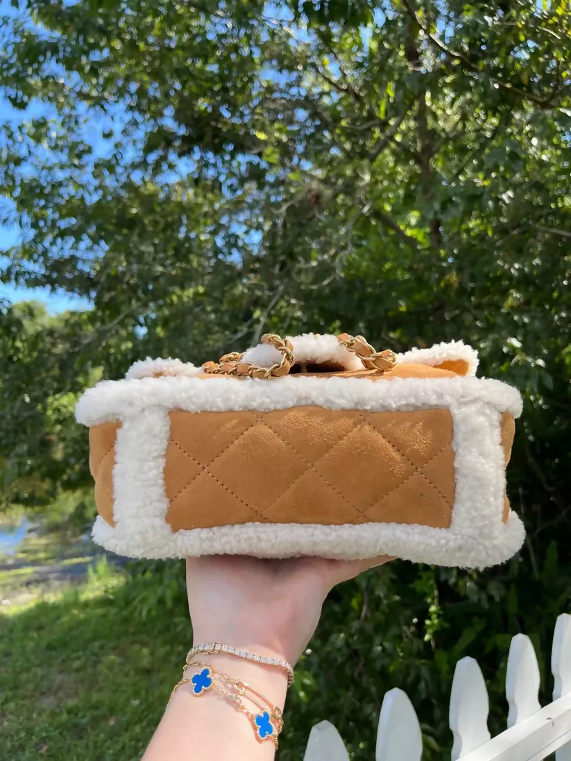 Chanel 2018 Medium Shearling Coco Neige Flap Bag - Image 3