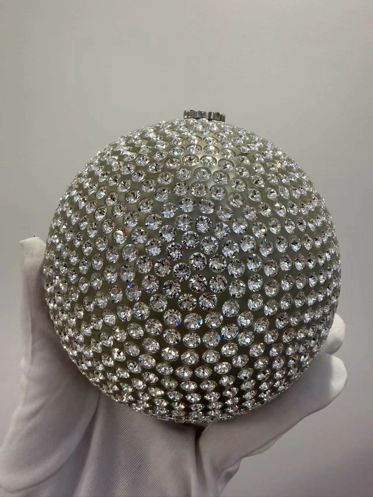 Chanel 2018 Runway Round Crystal Ball evening bag - Image 2