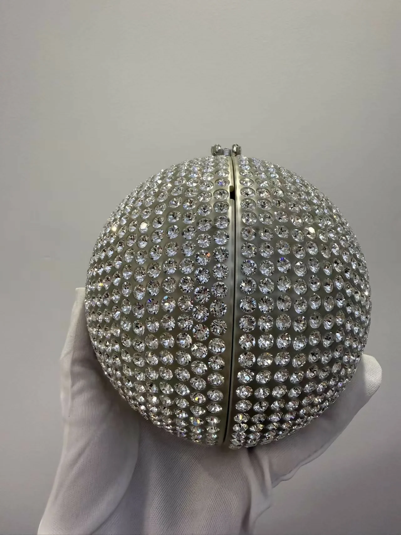 Chanel 2018 Runway Round Crystal Ball evening bag - Image 3