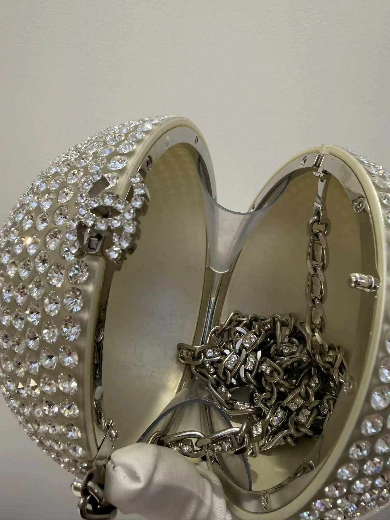 Chanel 2018 Runway Round Crystal Ball evening bag - Image 6
