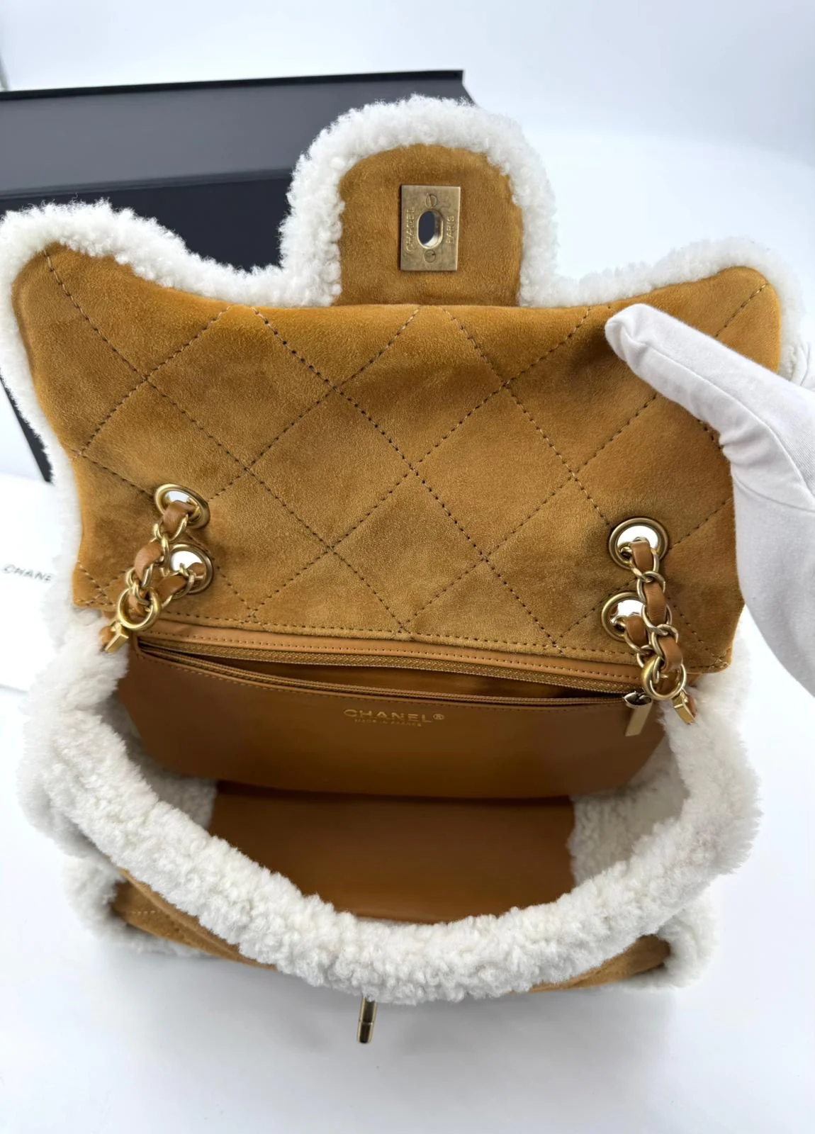 Chanel 2018 Shearling Coco Neige Flap Bag - Image 11