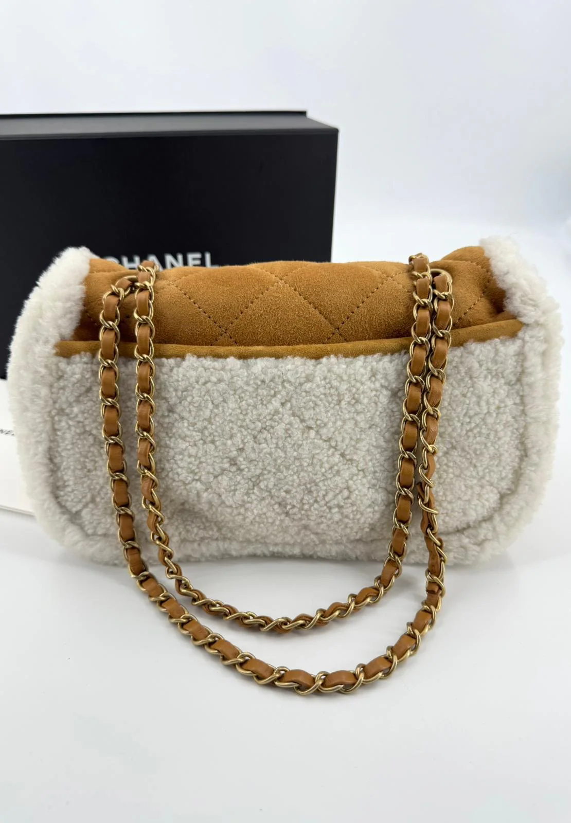Chanel 2018 Shearling Coco Neige Flap Bag - Image 14