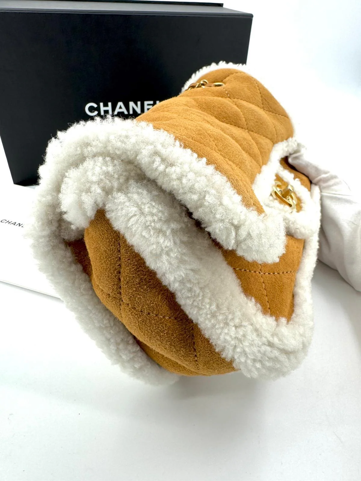 Chanel 2018 Shearling Coco Neige Flap Bag - Image 15