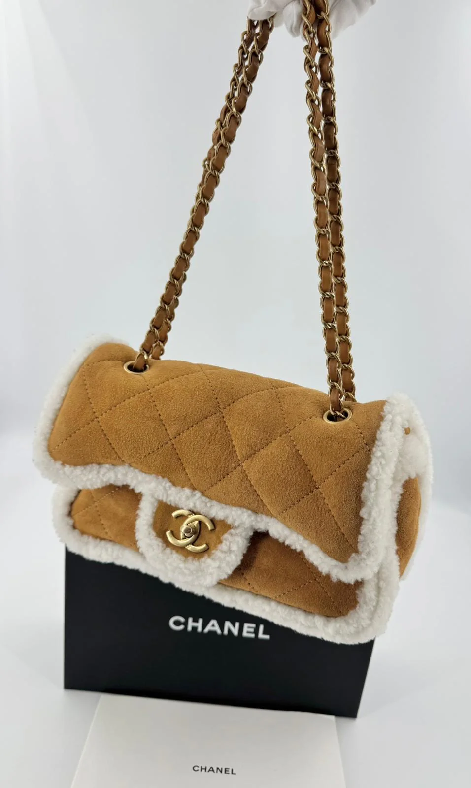 Chanel 2018 Shearling Coco Neige Flap Bag - Image 21