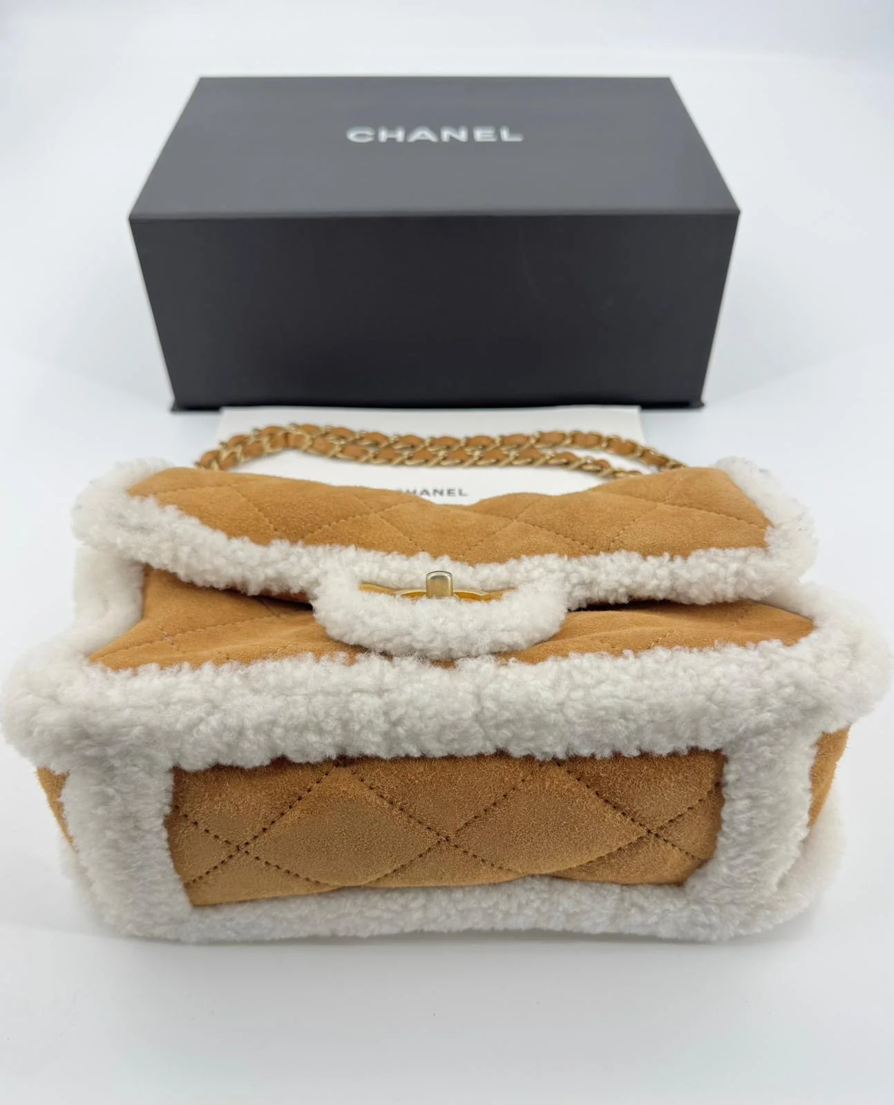 Chanel 2018 Shearling Coco Neige Flap Bag - Image 23