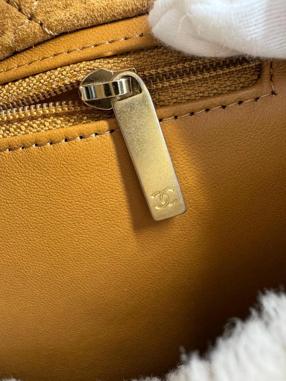 Chanel 2018 Shearling Coco Neige Flap Bag - Image 6