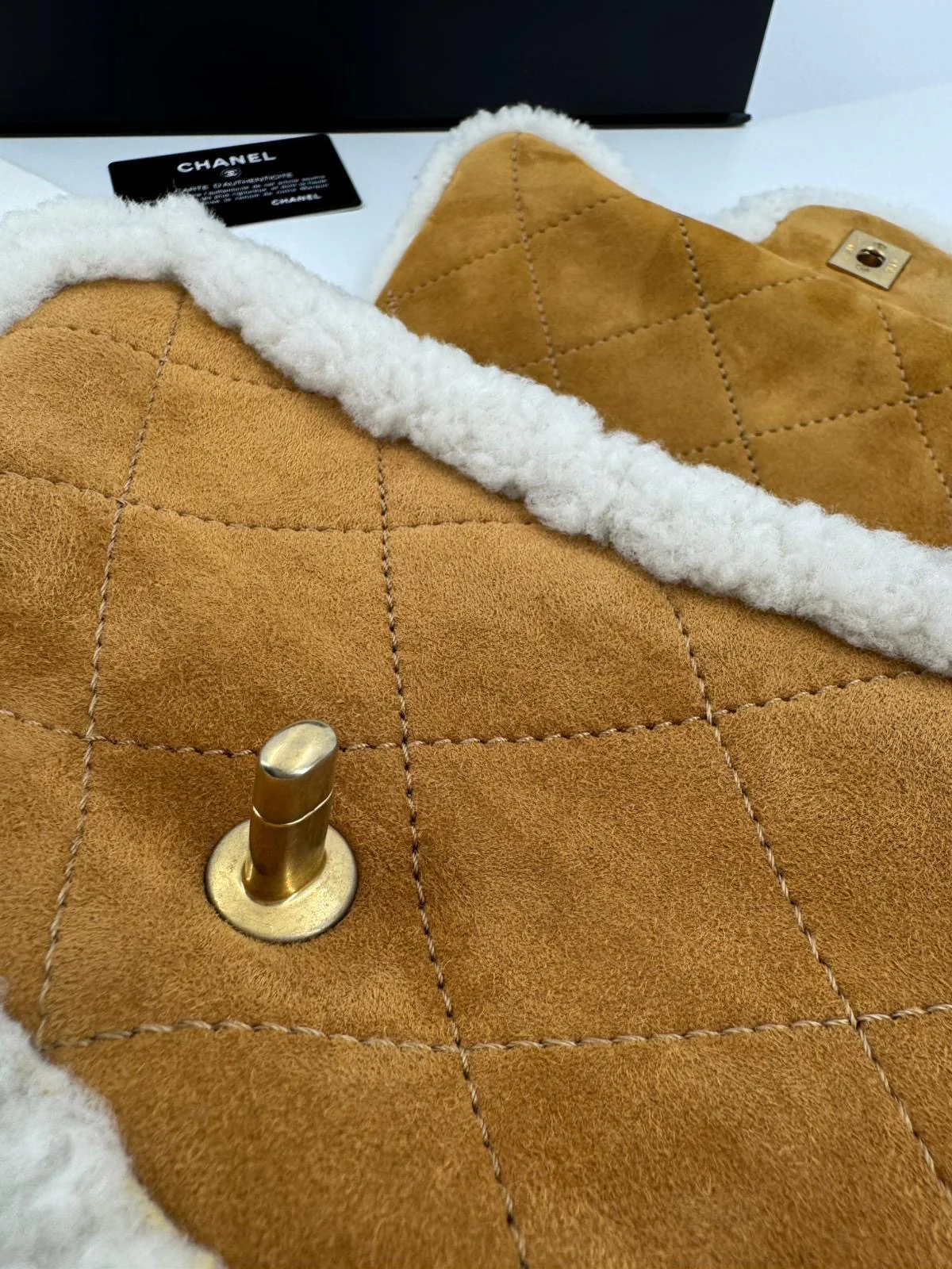 Chanel 2018 Shearling Coco Neige Flap Bag - Image 7