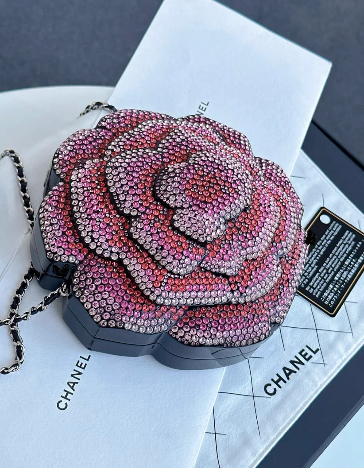Chanel 2018 Strass in the forest Camellia Evening bag in pink - Image 5