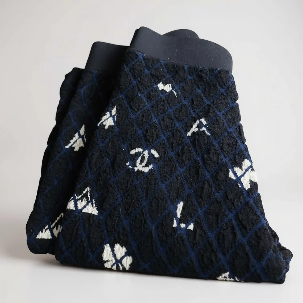 Chanel 2019 Coco Niege Après-ski Ski Motif Leggings Pants FR 38 - Image 6