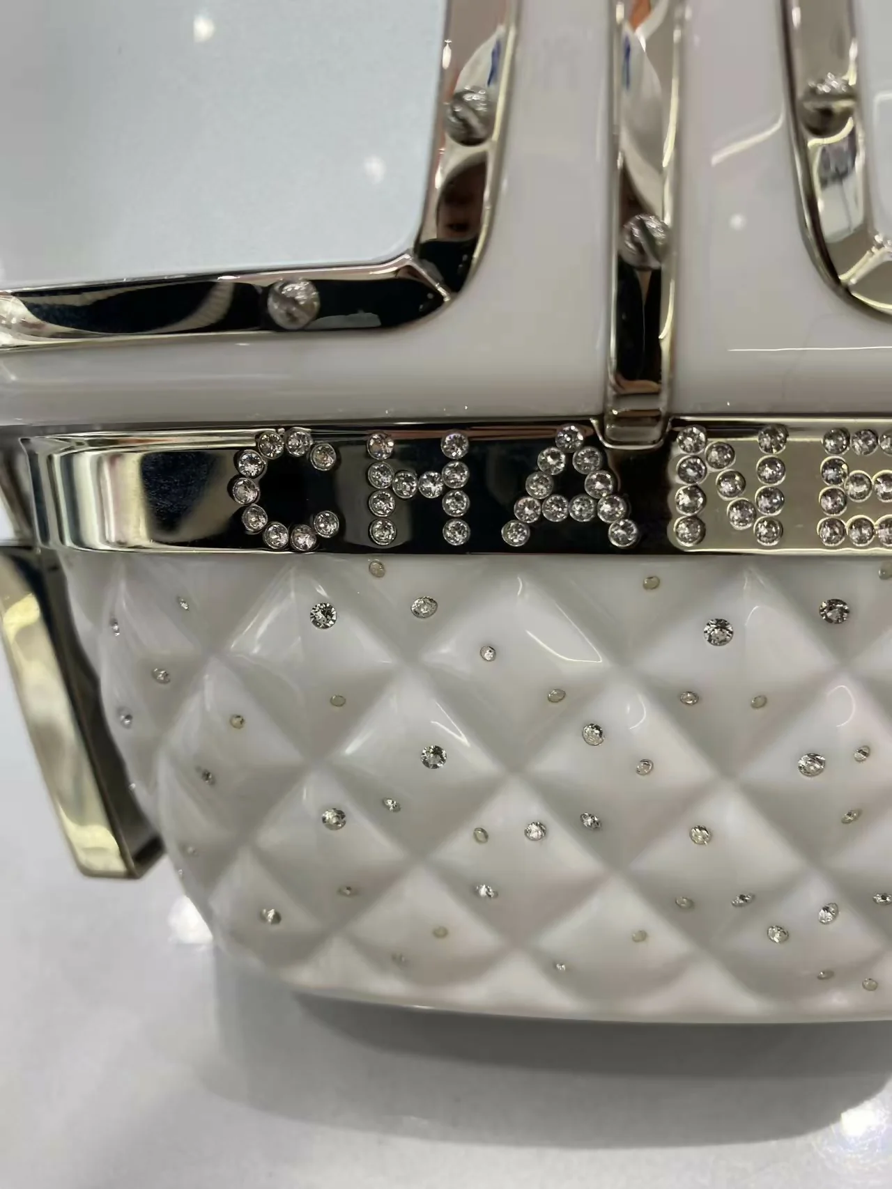 Chanel 2019 White Gondola Minaudière Evening in the Mountain Clutch Bag - Image 3