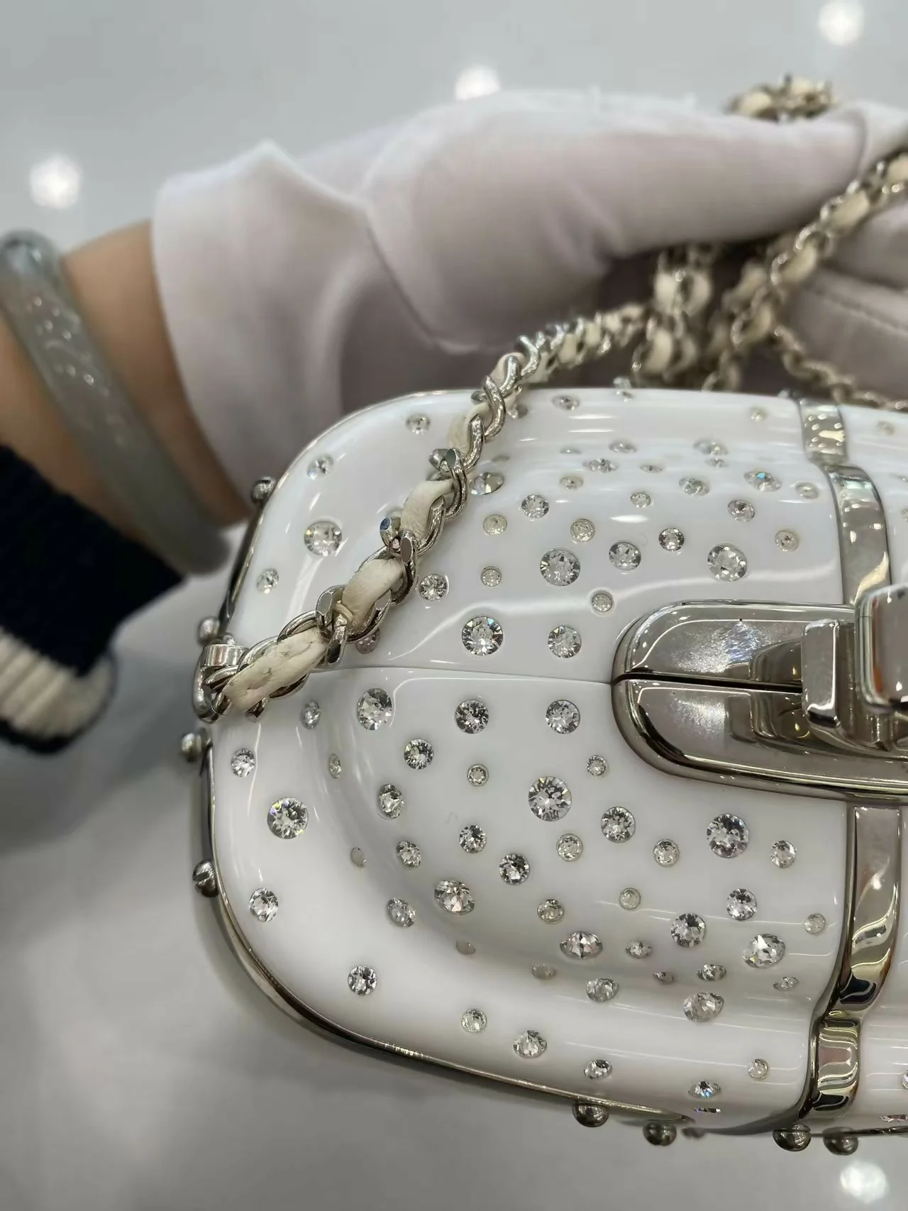 Chanel 2019 White Gondola Minaudière Evening in the Mountain Clutch Bag - Image 6