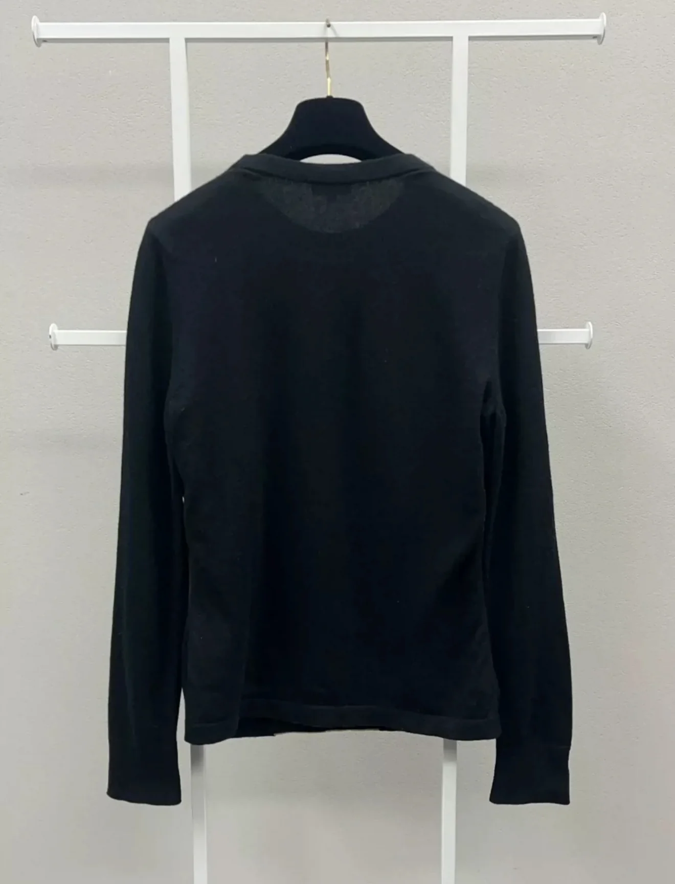 Chanel 2020 Fall/Winter Black Cashmere Knit Top - Image 4