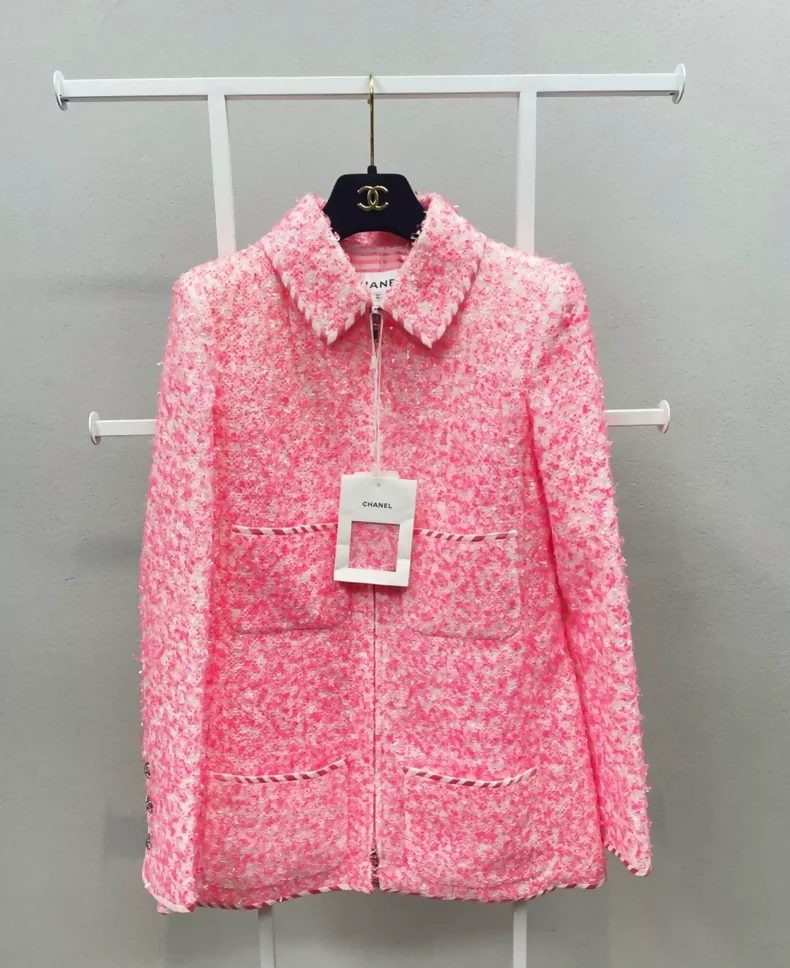 Chanel 2020 pink suit - Image 2