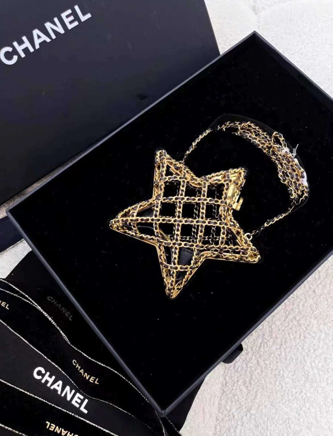 Chanel 2021-2023 CC Star Minaudiere crossbody bag - Image 2