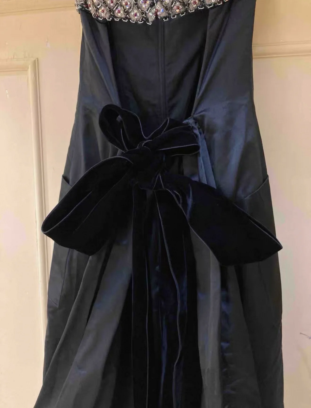 Chanel 2021 black sequined embroidered satin dress - Image 4