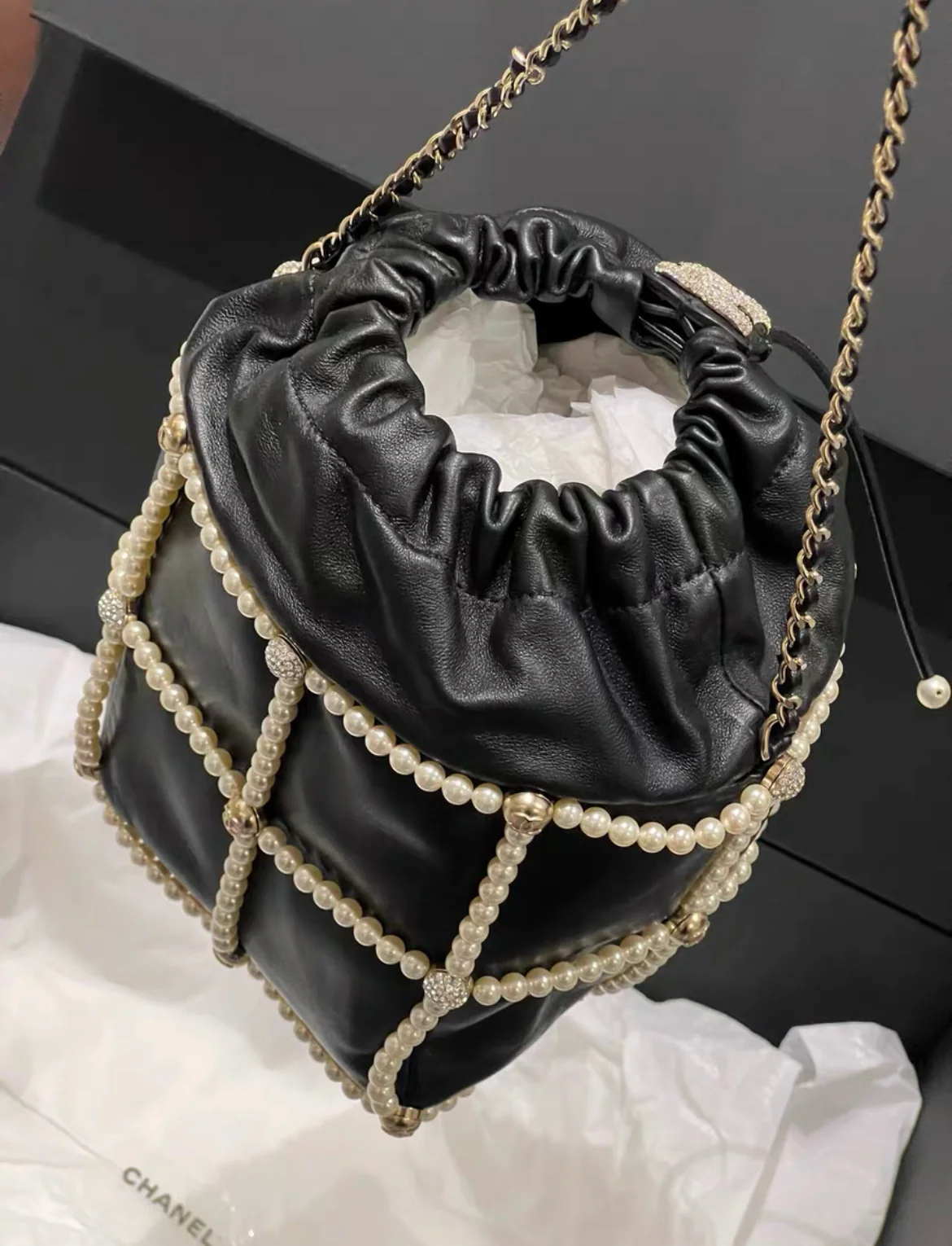 CHANEL 2021 BUCKET CRYSTAL CC LOGO PEARL CHAIN BAG LAMBSKIN BLACK - Image 4