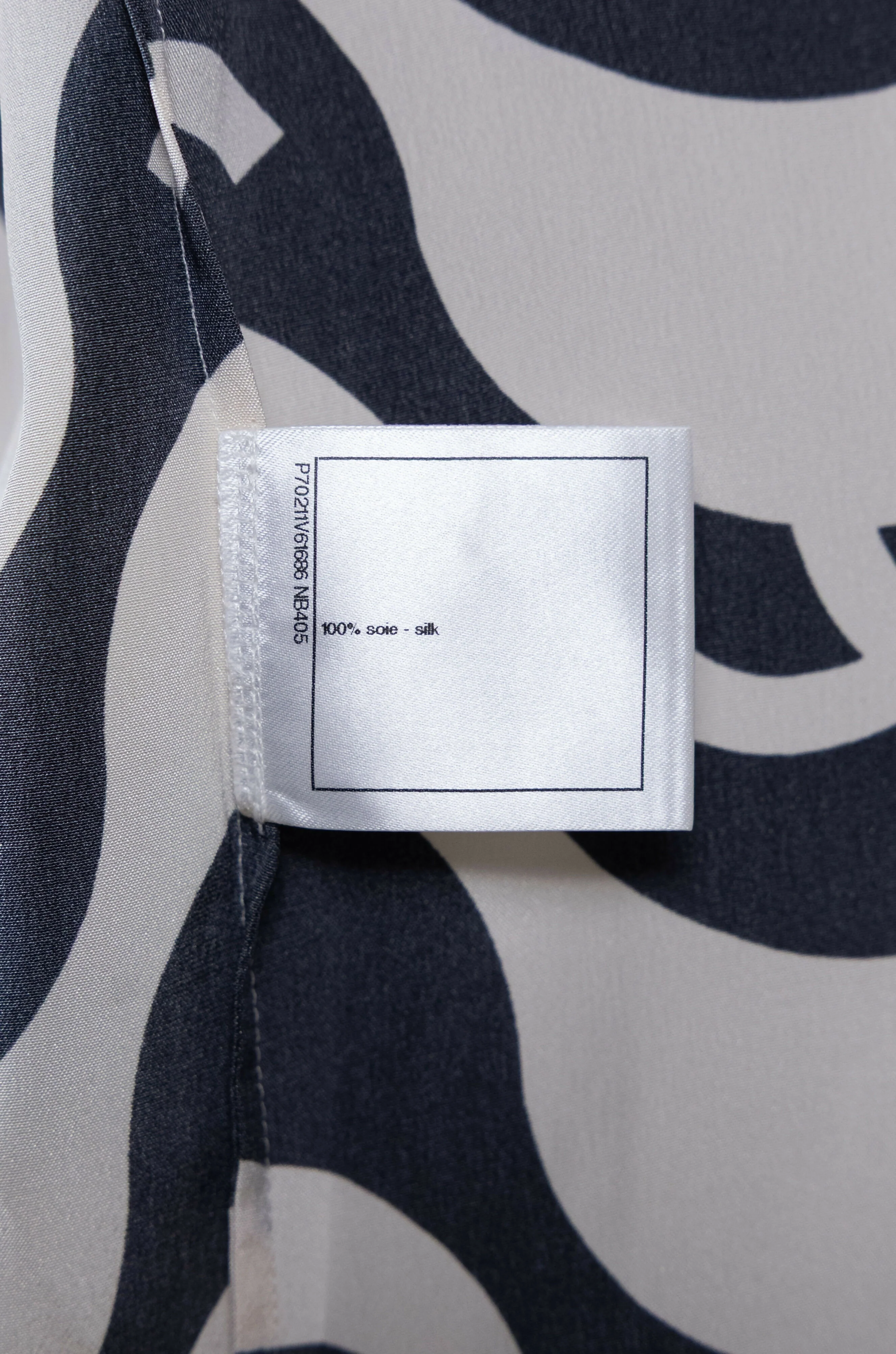 Chanel 2021 Spring/Summer Black and White Wave Set - Image 13