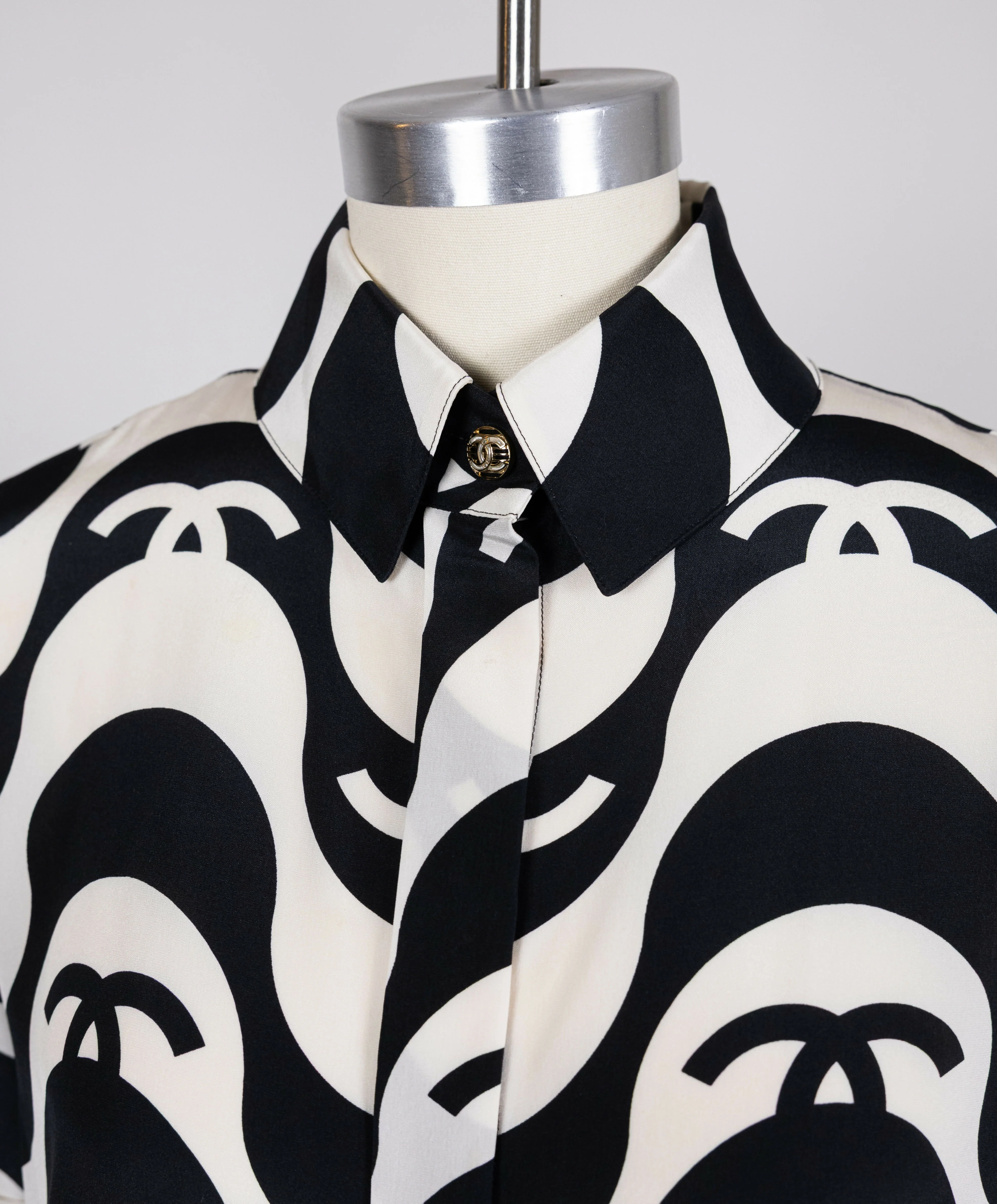 Chanel 2021 Spring/Summer Black and White Wave Set - Image 2