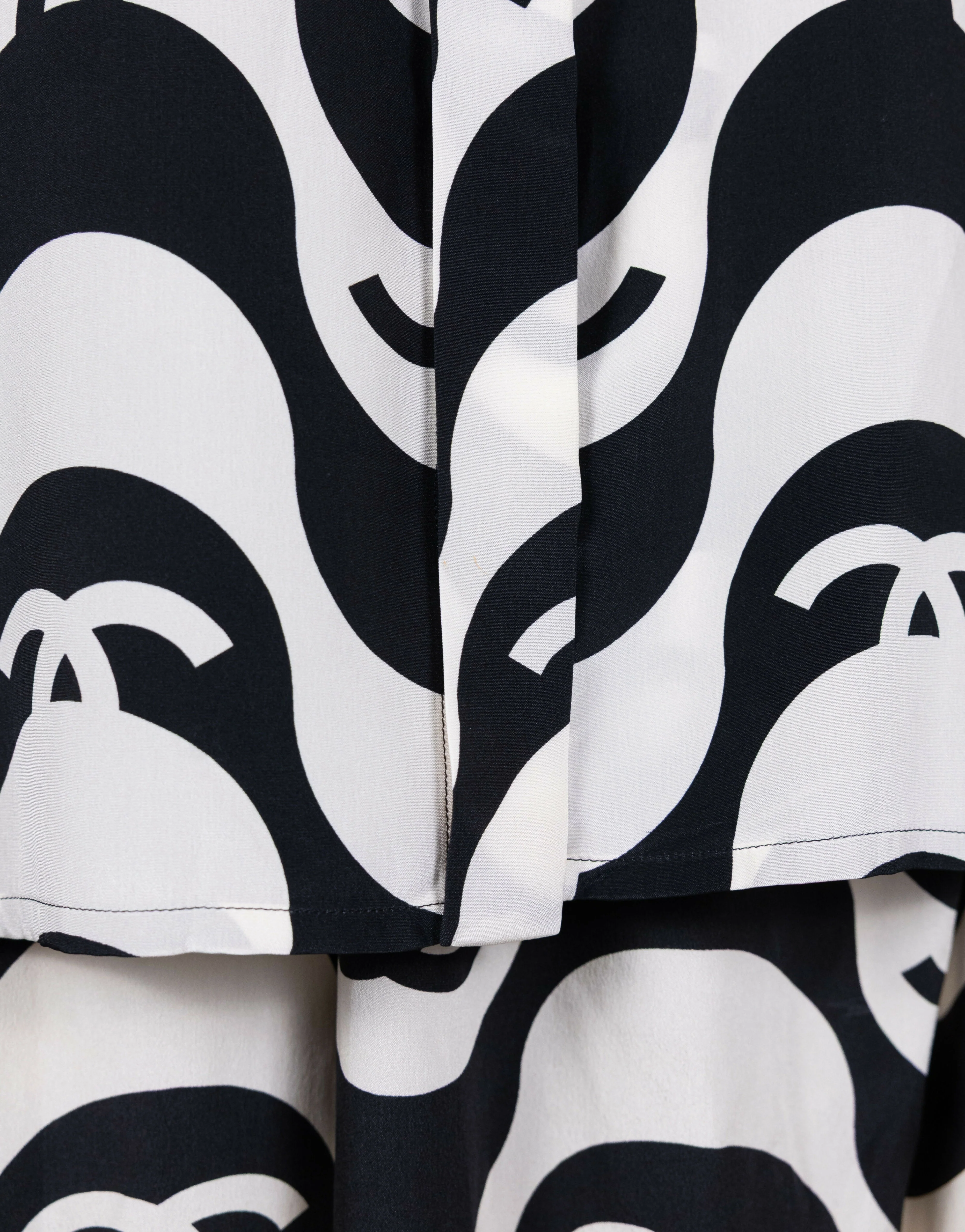 Chanel 2021 Spring/Summer Black and White Wave Set - Image 8
