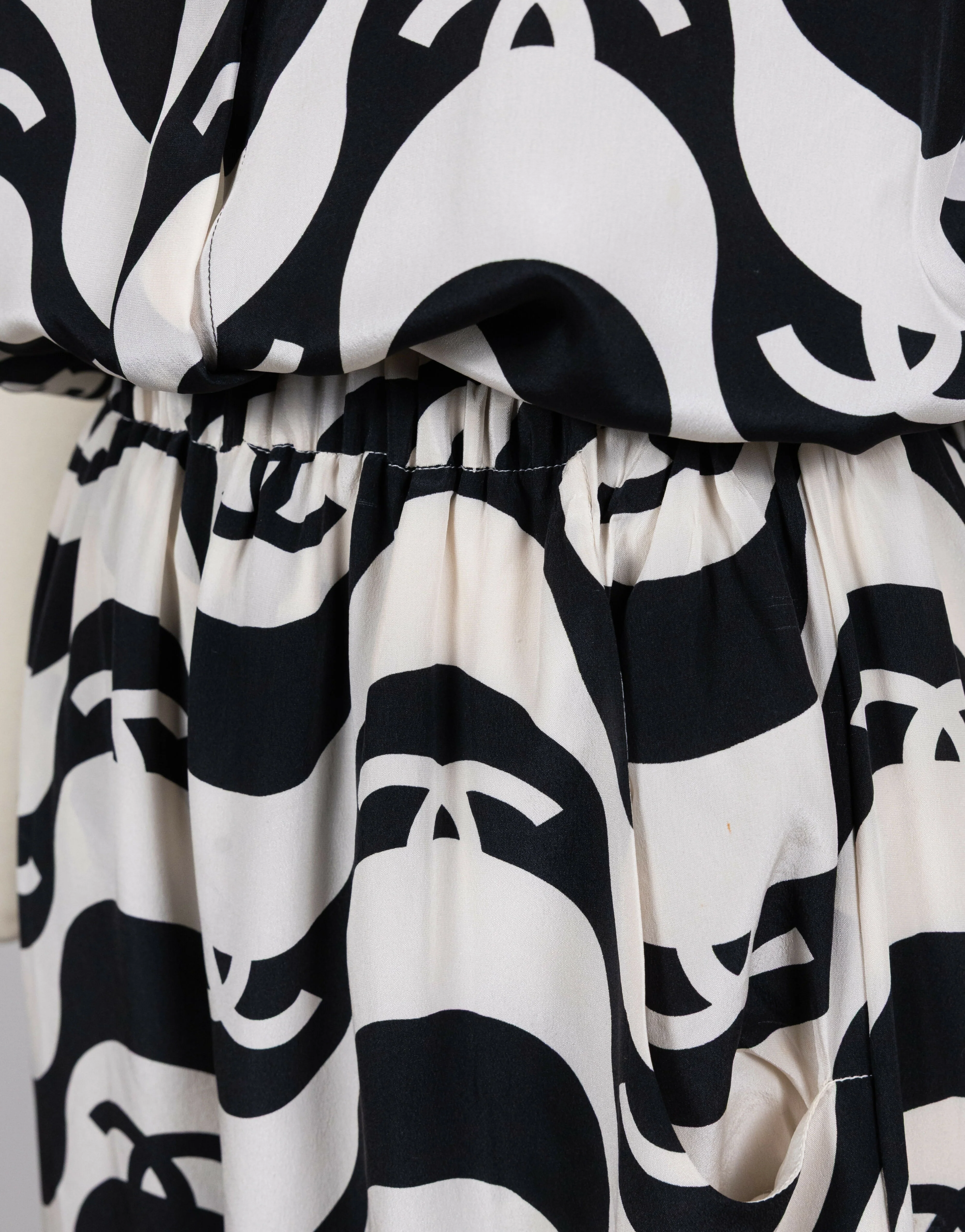 Chanel 2021 Spring/Summer Black and White Wave Set - Image 9