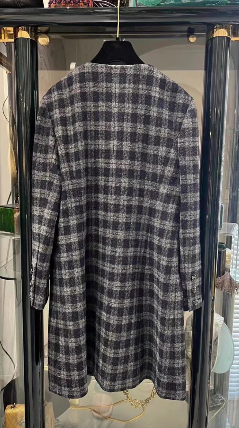 Chanel 2022 gray tweed dress size 40 - Image 7