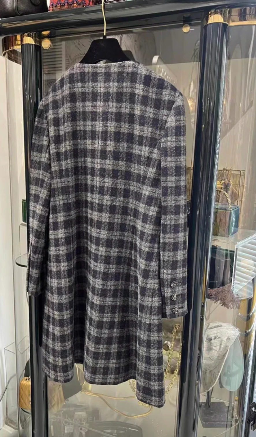 Chanel 2022 gray tweed dress size 40 - Image 9