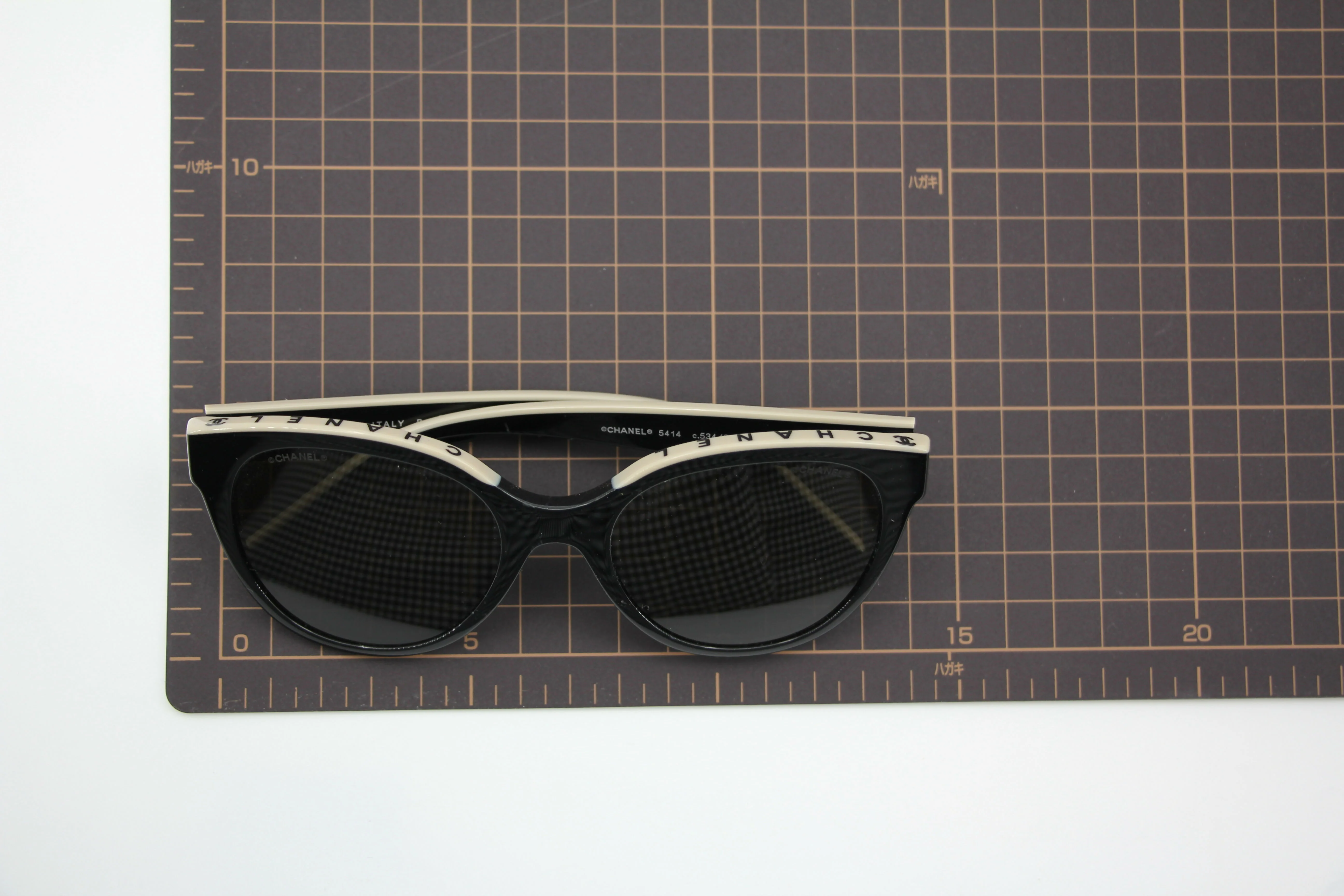 Chanel 2022 Resin Honey Beige Butterfly Sunglasses - Image 10