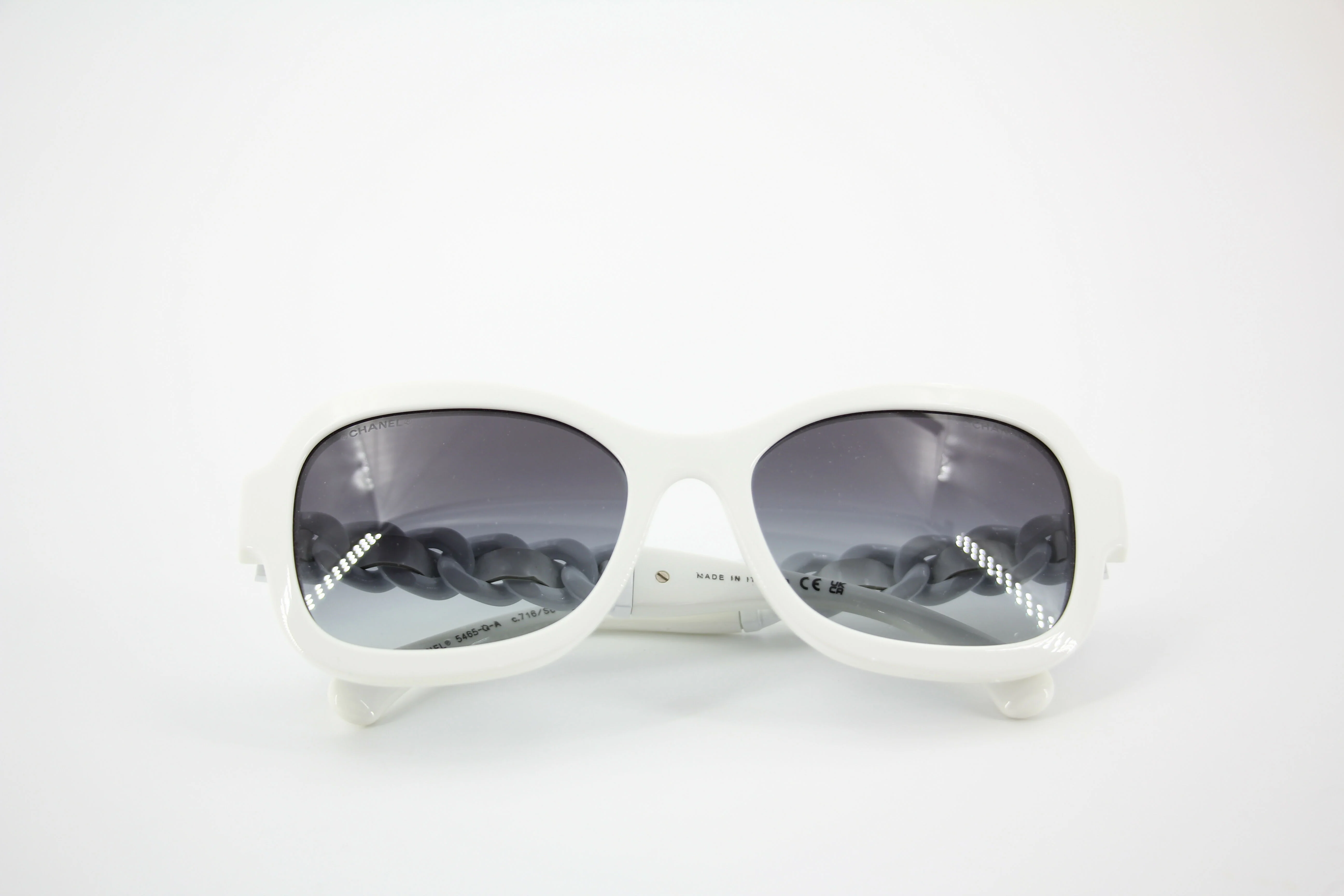 Chanel 2022 Resin White Sunglasses Model 5465QA 716/S6 - Image 2
