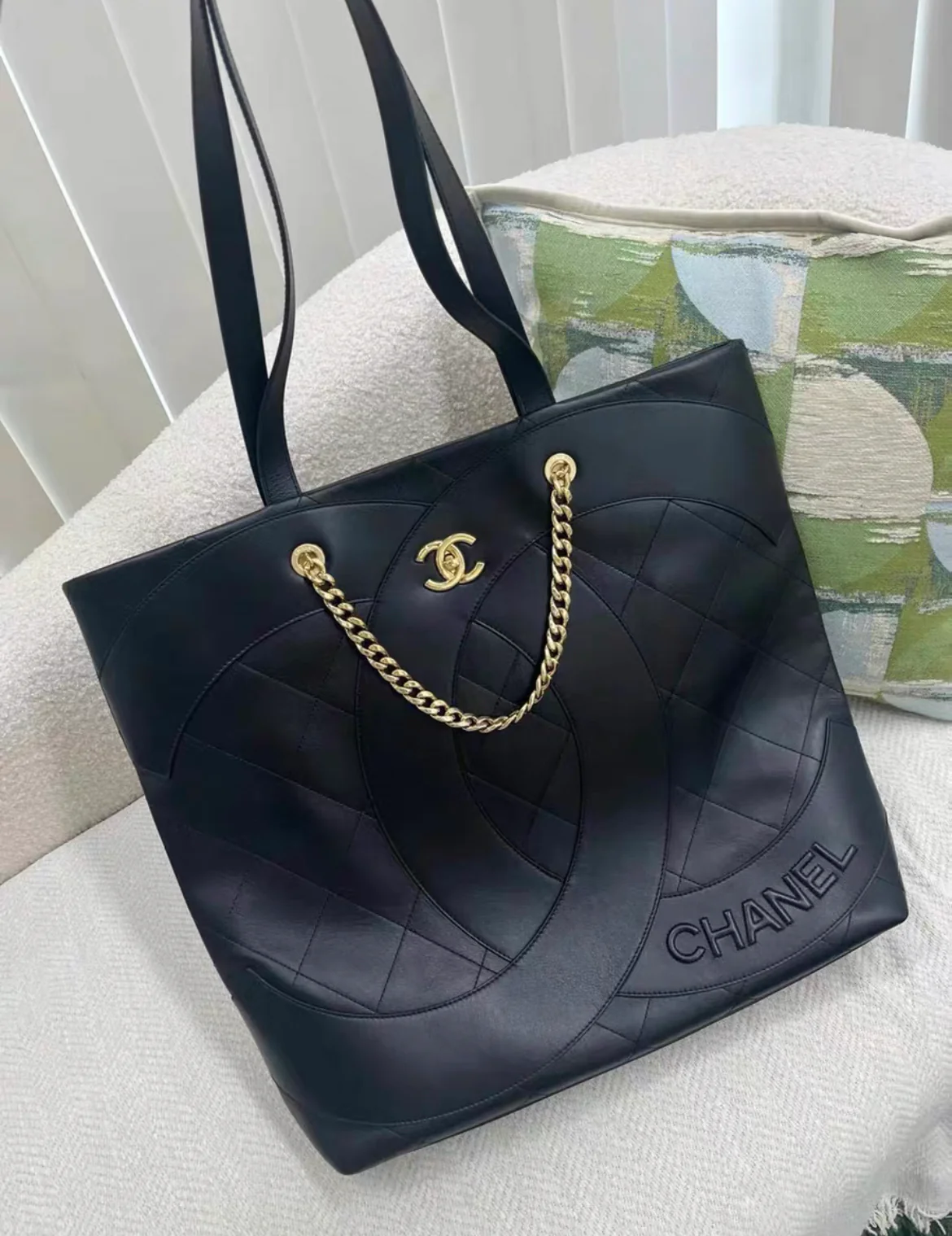 CHANEL 2023 Club Monaco Tote bag - Image 2