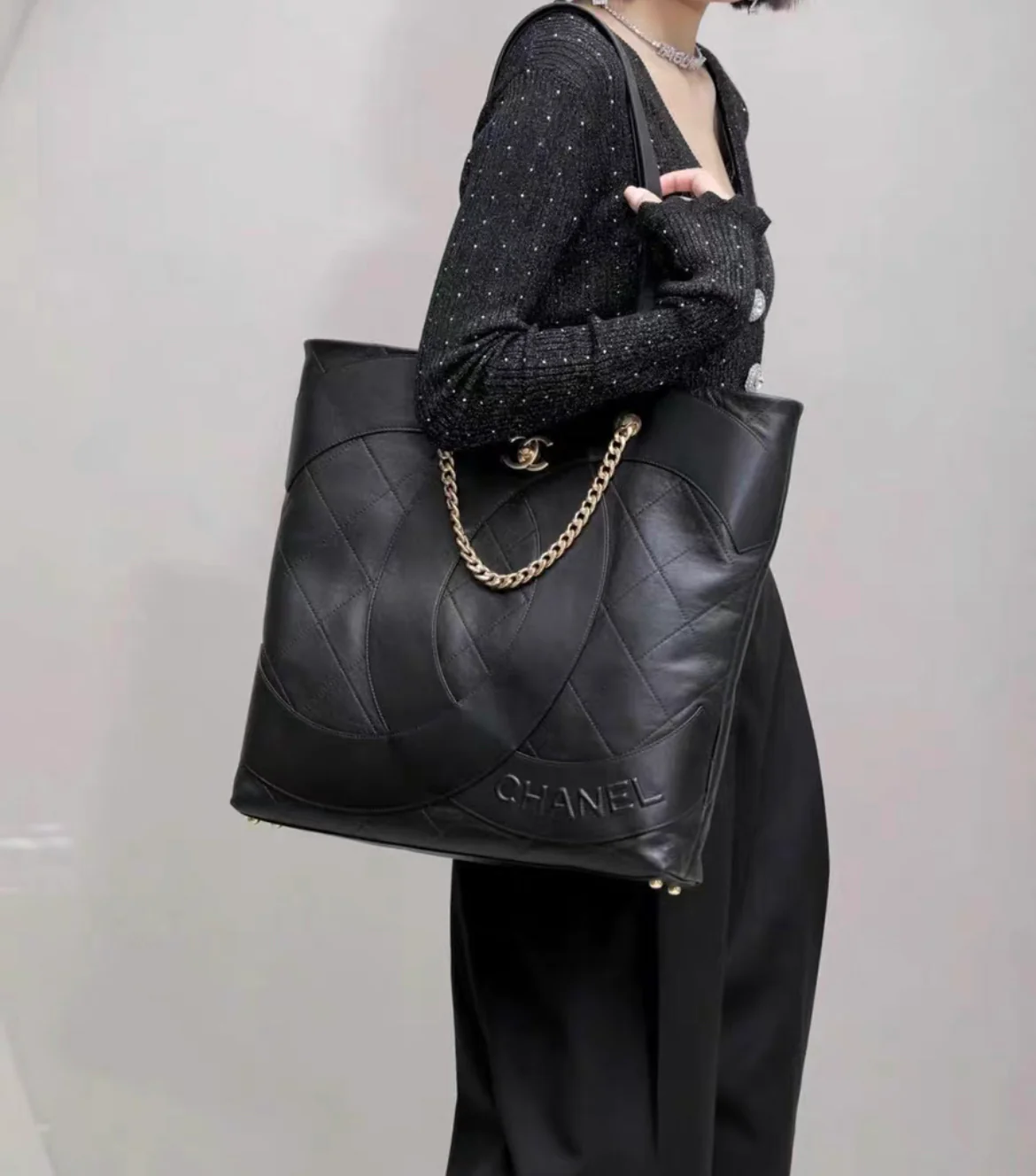 CHANEL 2023 Club Monaco Tote bag - Image 5