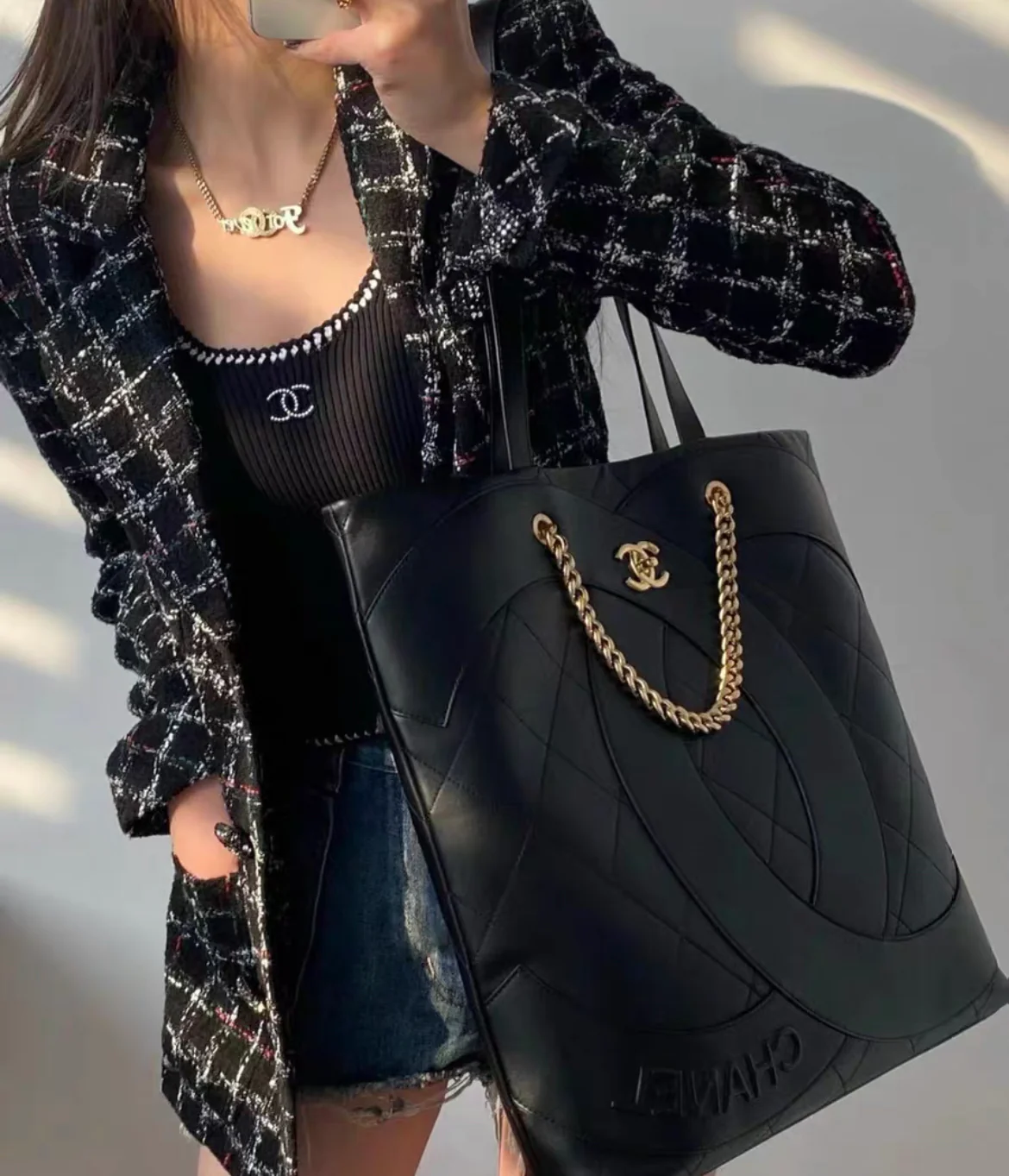 CHANEL 2023 Club Monaco Tote bag - Image 6