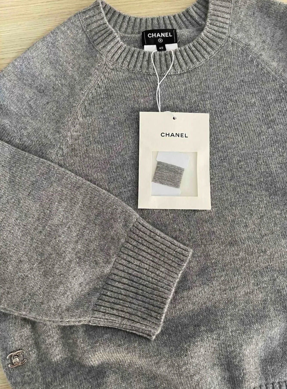 Chanel 24p Gray Cashmere Sweater - Image 2