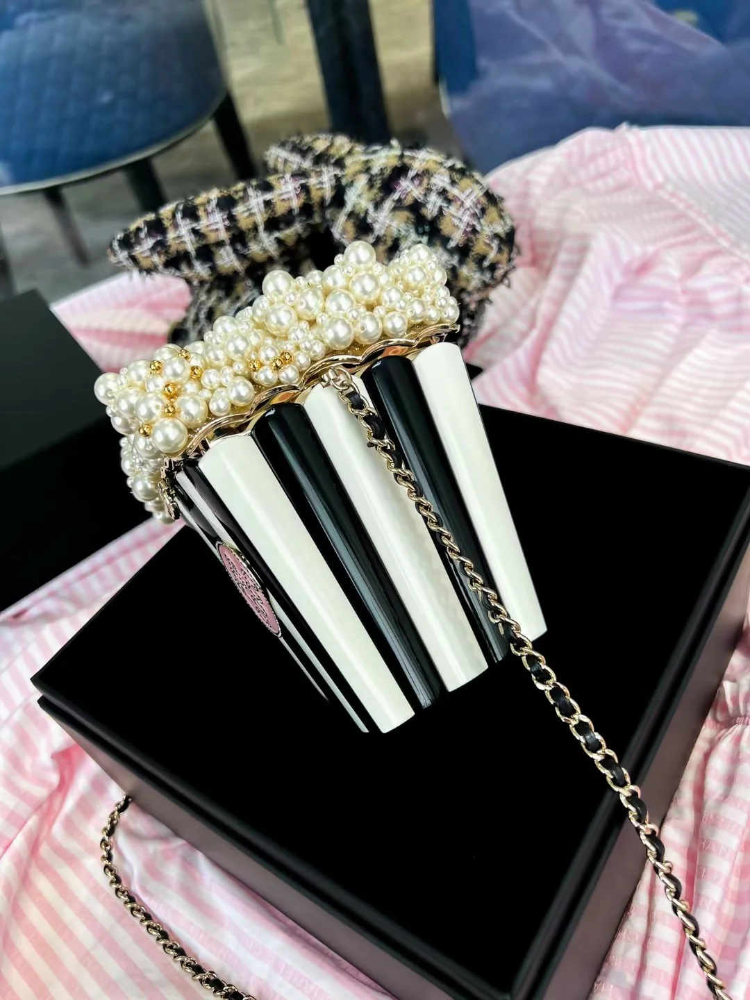 Chanel 2024 popcorn minaudière bag - Image 7