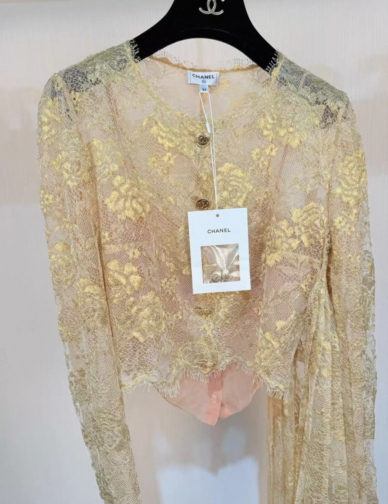 Chanel 20A Beige & Gold Lace Blouse - Image 4