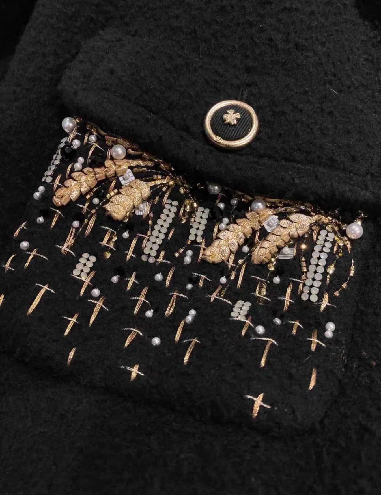 Chanel 20A black coat with gold embroidery details 38FR - Image 4