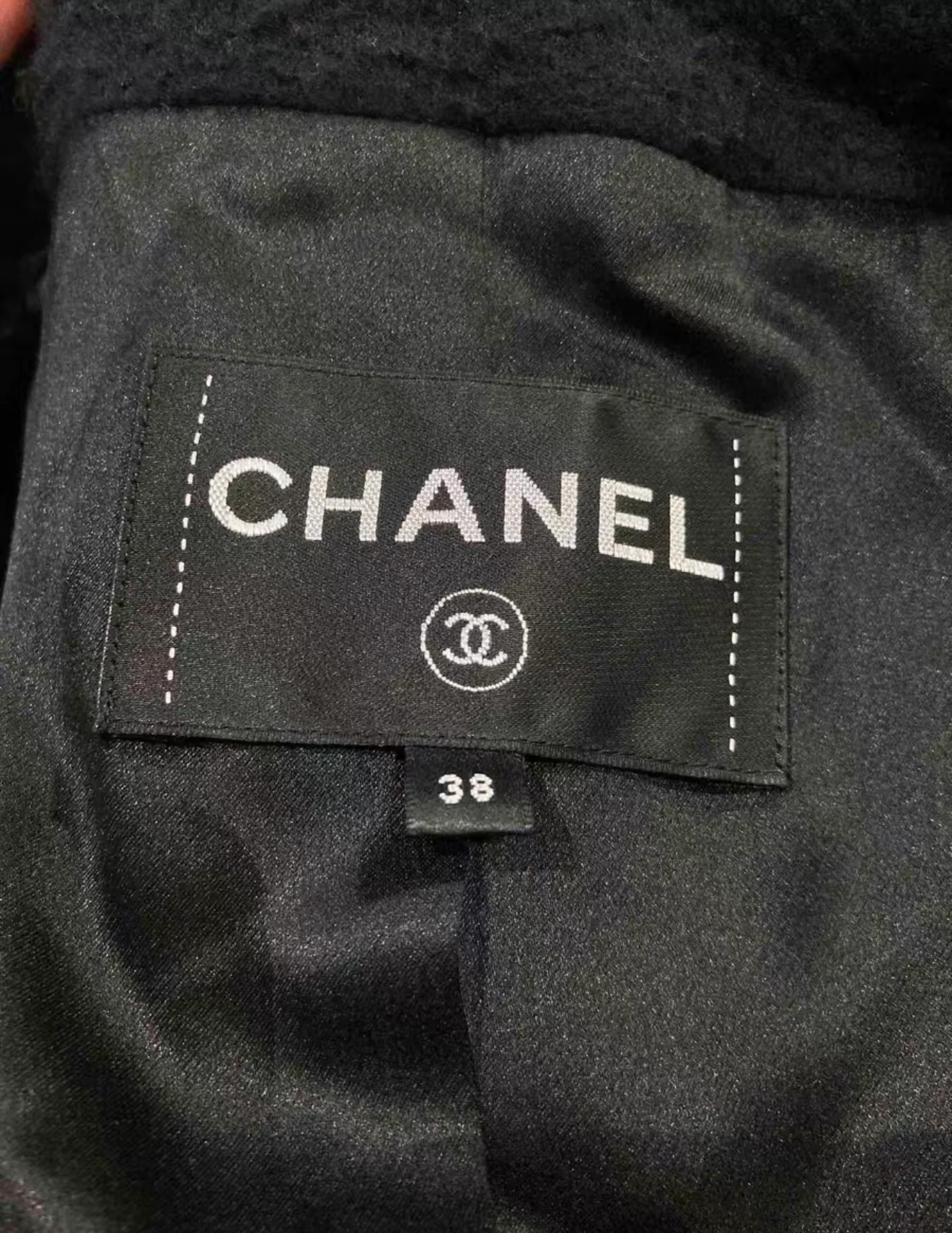 Chanel 20A black coat with gold embroidery details 38FR - Image 7