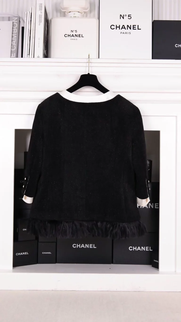 Chanel 20A Velvet black ostrich feather jacket - Image 2