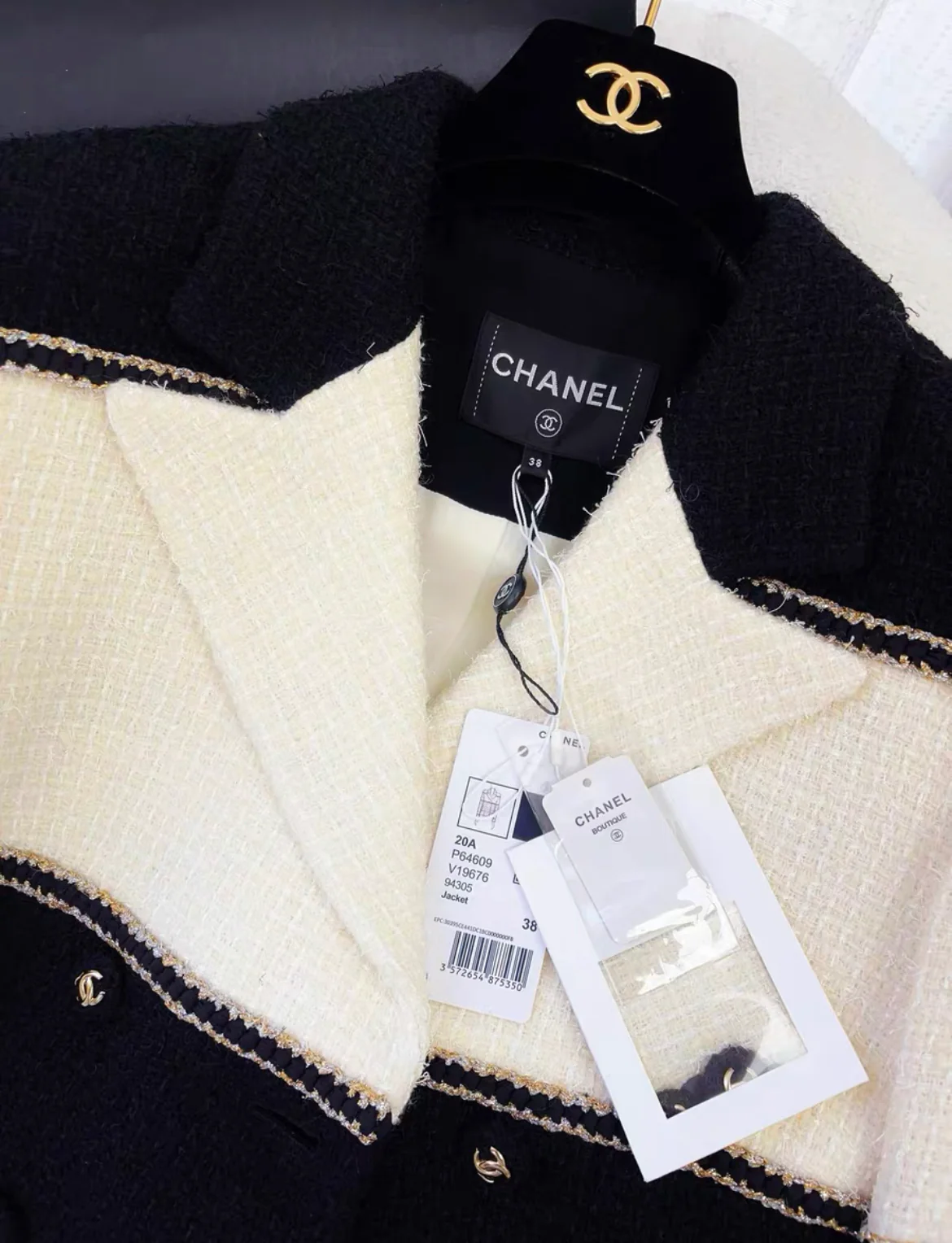 CHANEL 20A METIER D'ART BLACK ECRU TWEED JACKET size 38 - Image 2