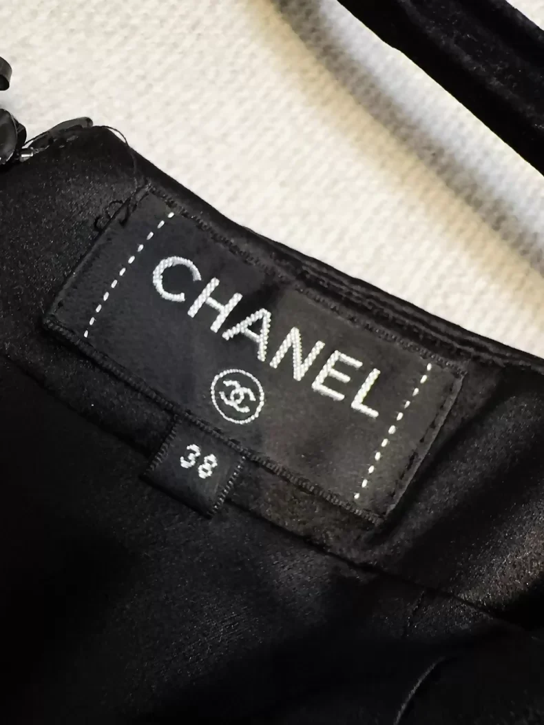 Chanel 20A Black Satin Camellia Skirt - Image 7