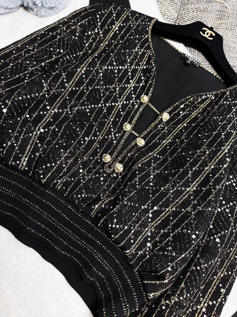 Chanel 20A gold quilted black knit top - Image 2
