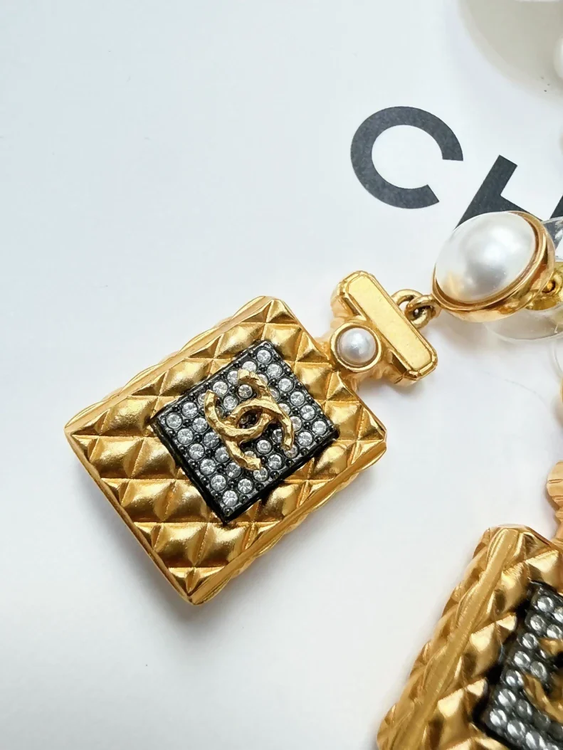 Chanel 20A Pearl Perfume Bottle Earrings - Image 3