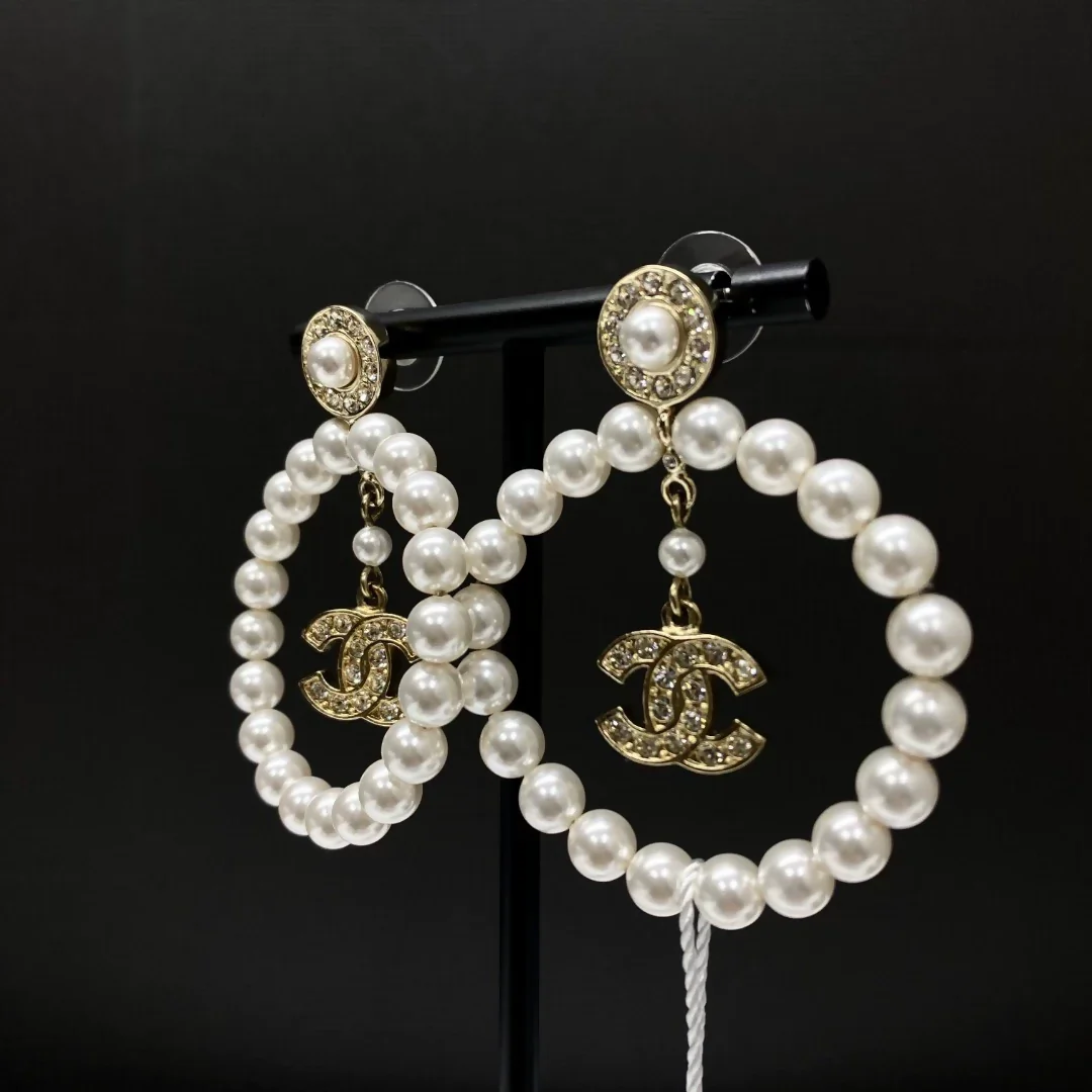 Chanel 20A pearl circle pendant earrings - Image 2