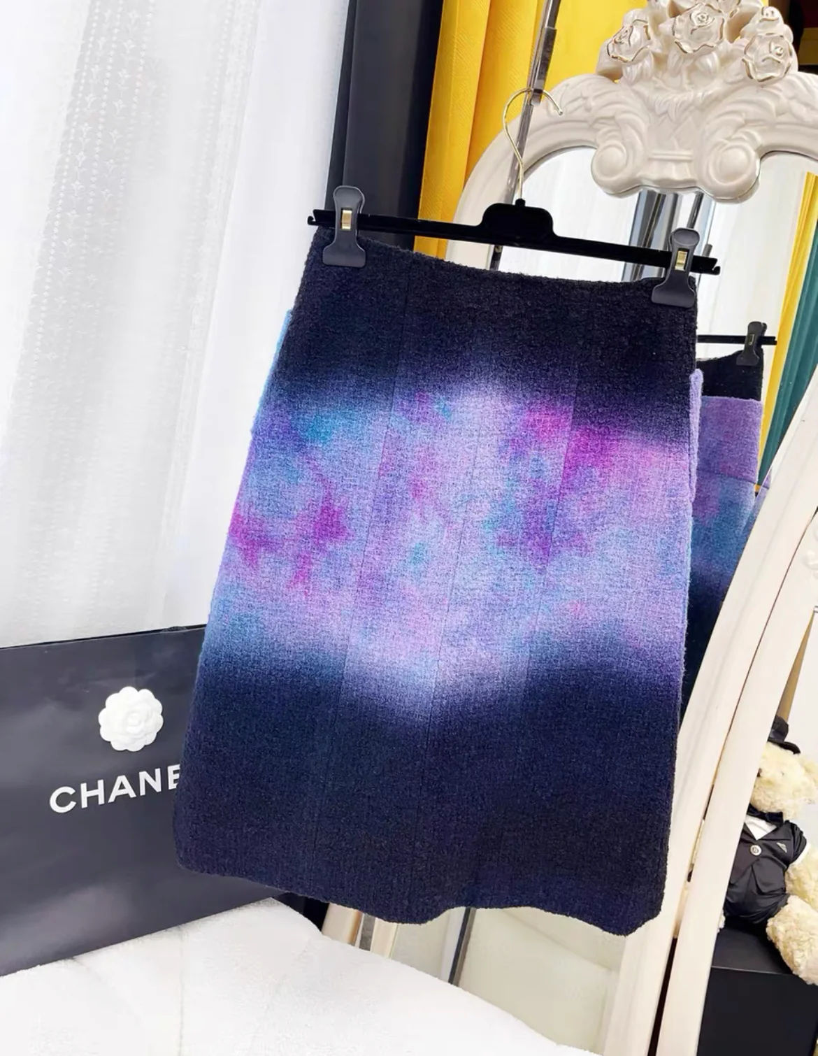 Chanel 20A. Purple Skirt size 34 - Image 3